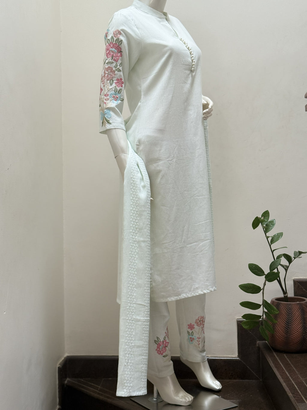 Aulera – Meadow Bloom Embroidered Premium Linen Cotton Suit Set