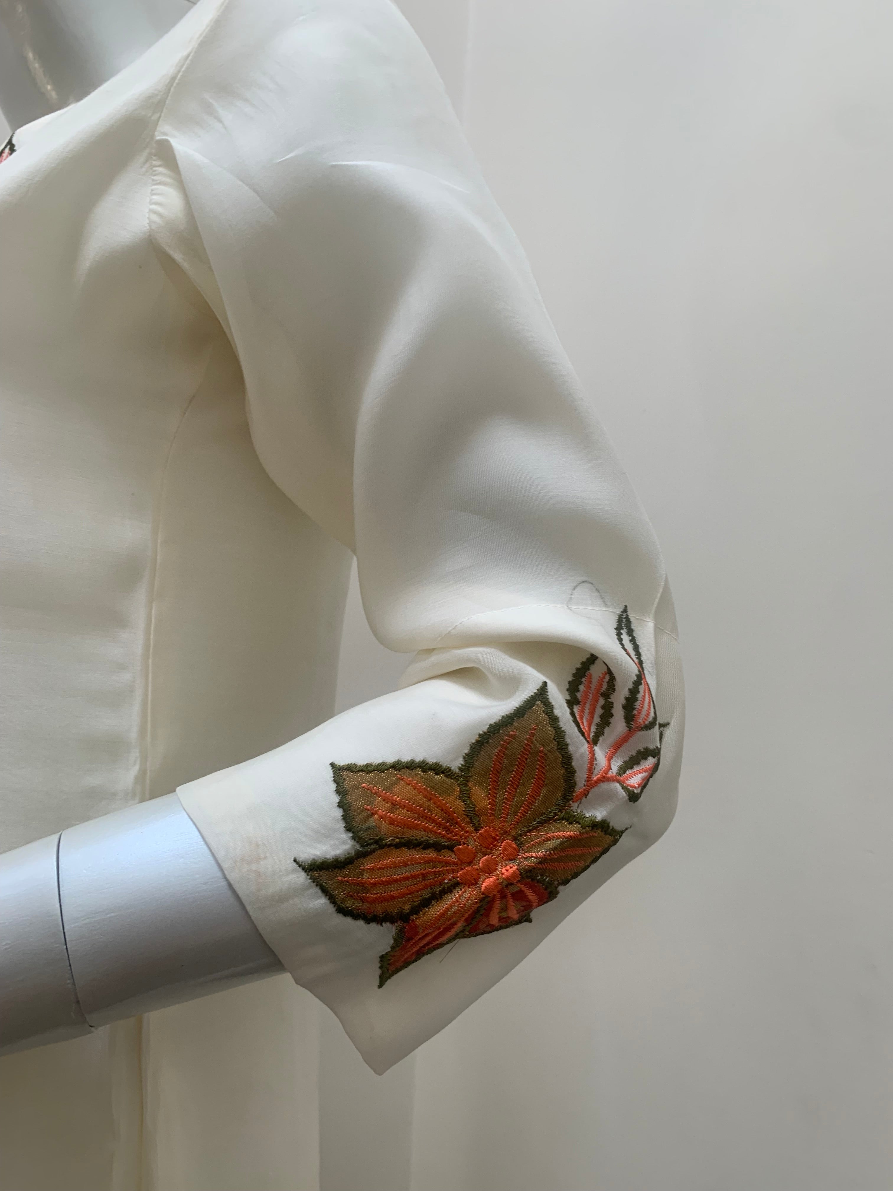 Elegant Mul Chanderi Suit with Embroidery & Appliqué Detailing