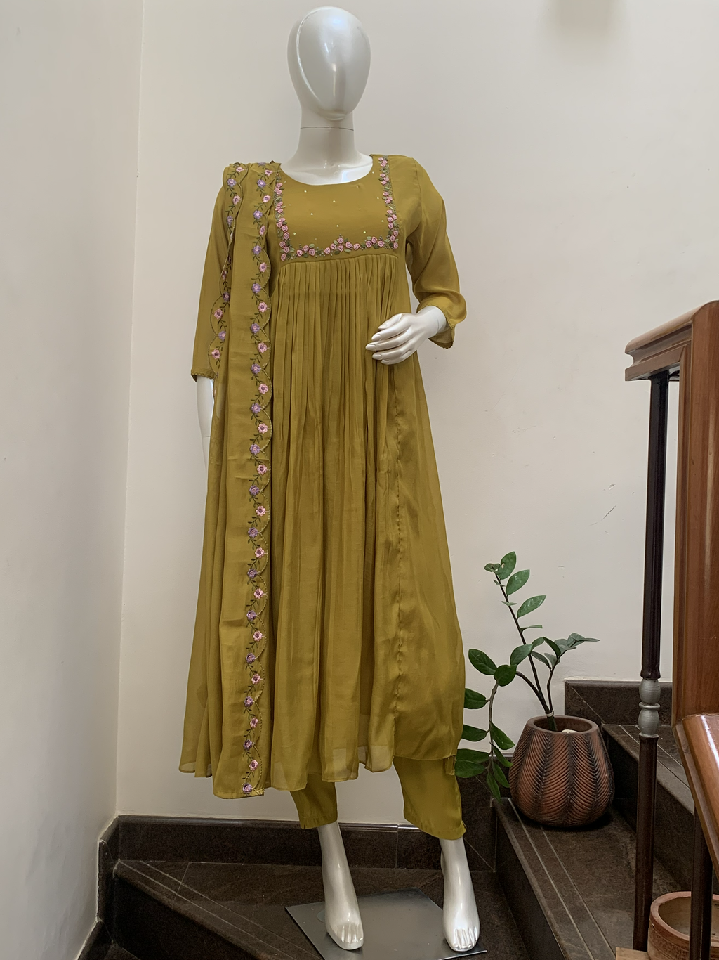 Olive Mul Chanderi Kurta Set with Handwork Yoke & Scalloped Dupatta