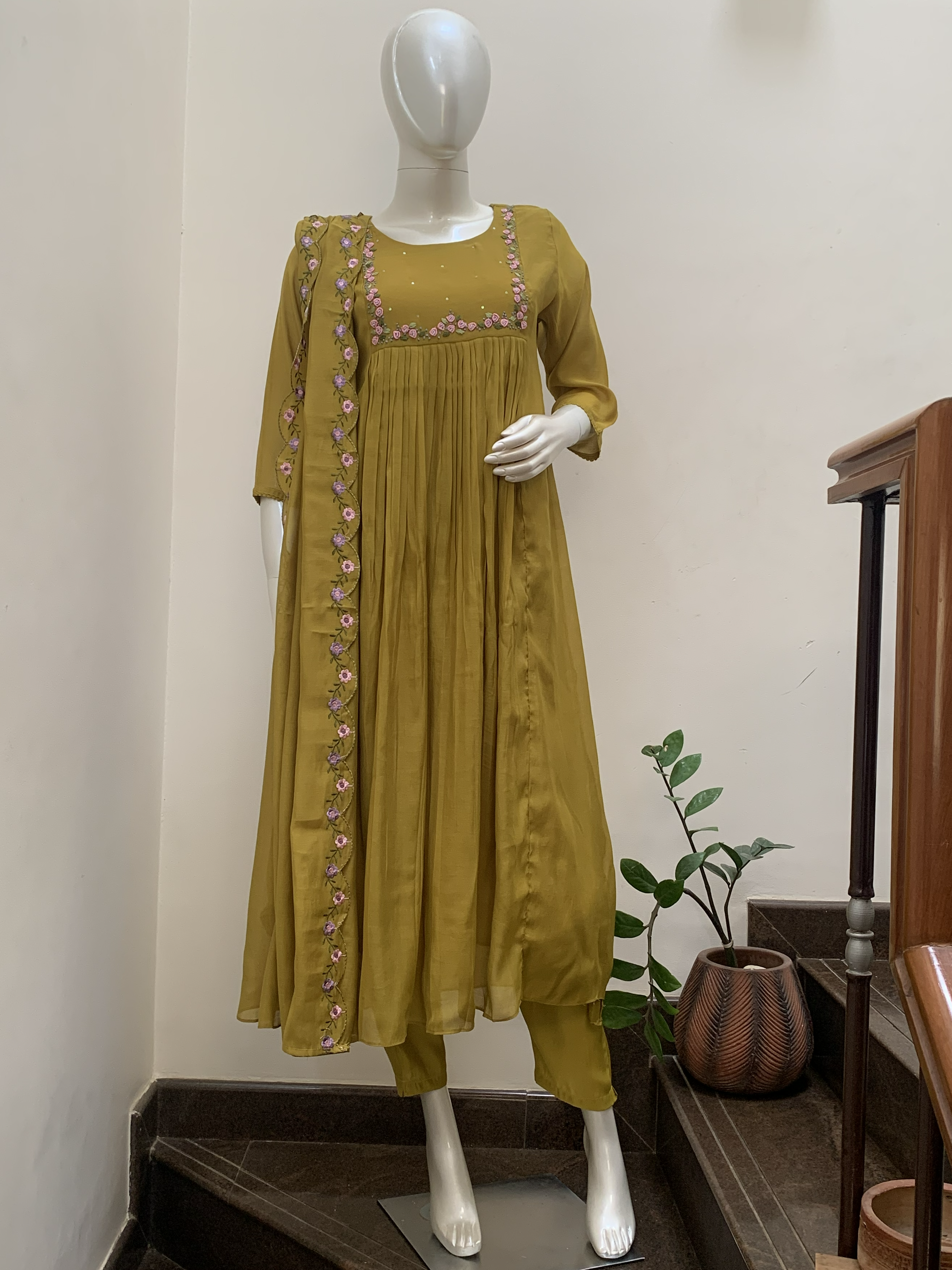 Olive Mul Chanderi Kurta Set with Handwork Yoke & Scalloped Dupatta