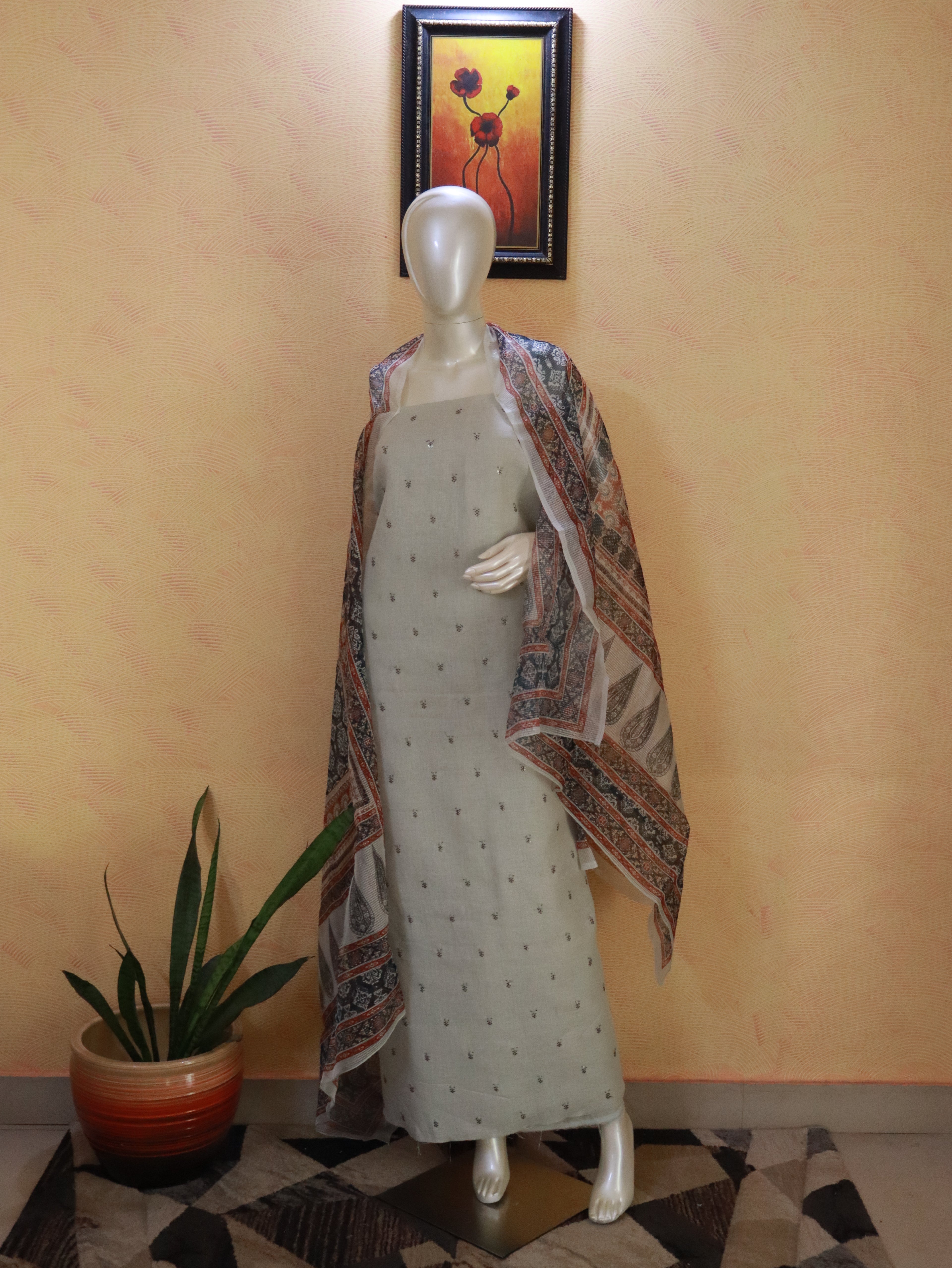 Linen willow Green Kurta Set with Delicate embroidered butters