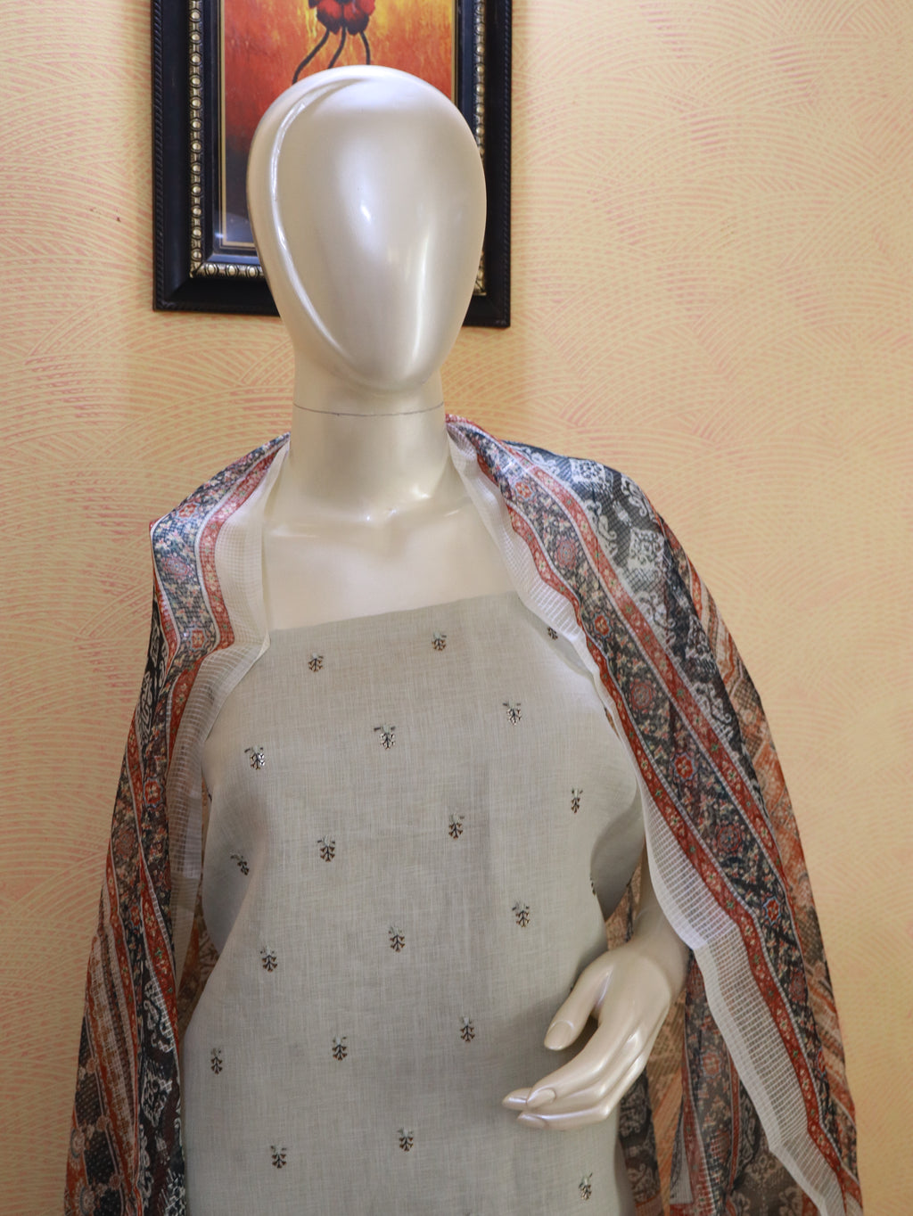 Linen willow Green Kurta Set with Delicate embroidered butters