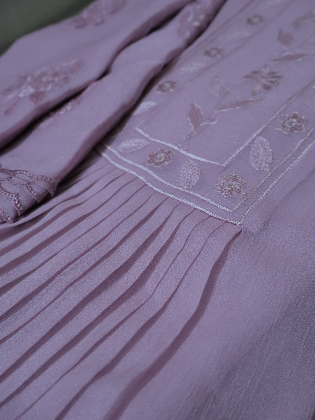 Aulera Lilac Embroidered Chiffon Suit Material with Embellished Dupatta (3-Piece)